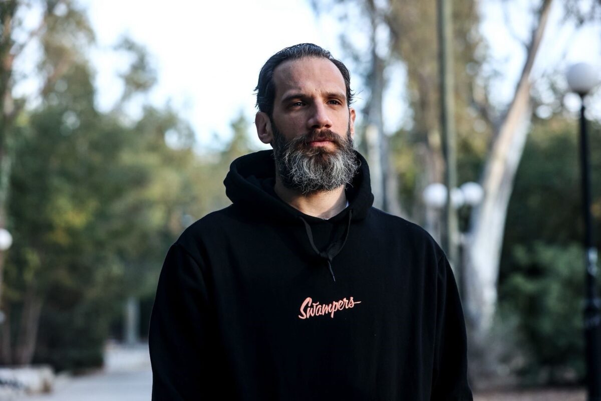 Baselines & Basslines: Η playlist των αποδυτηρίων