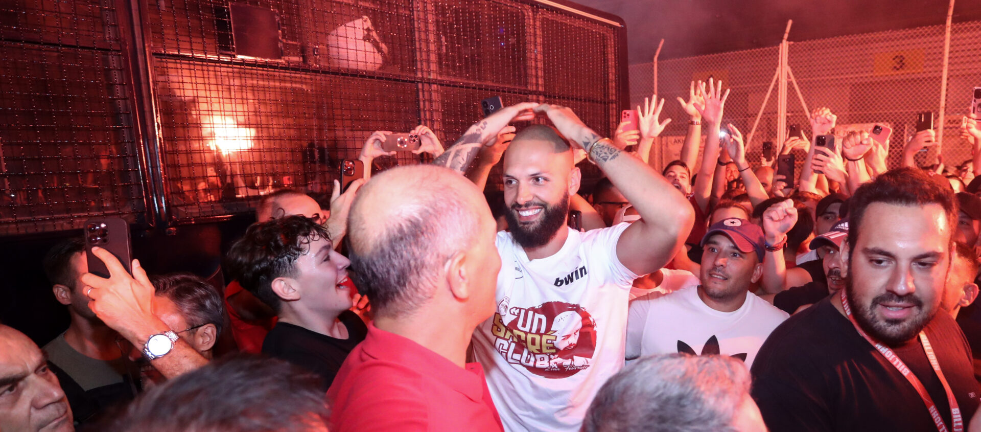 Un Sacre Club