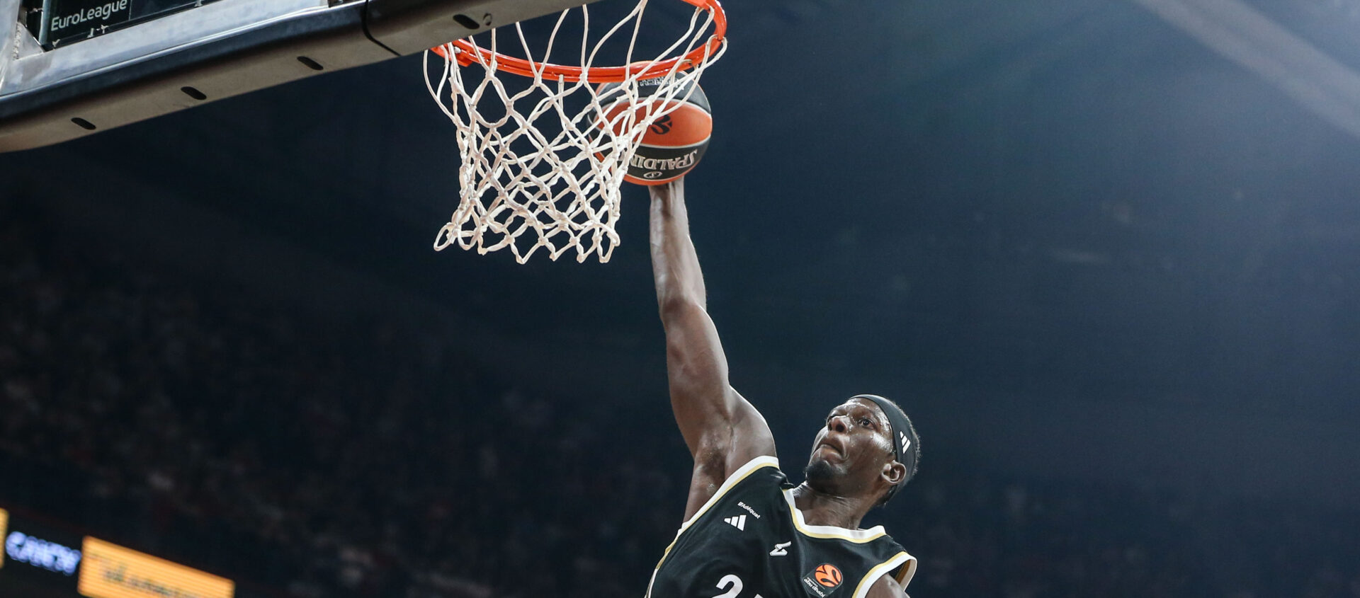Mbaye Ndiaye: Olympiacos add a new defensive dimension