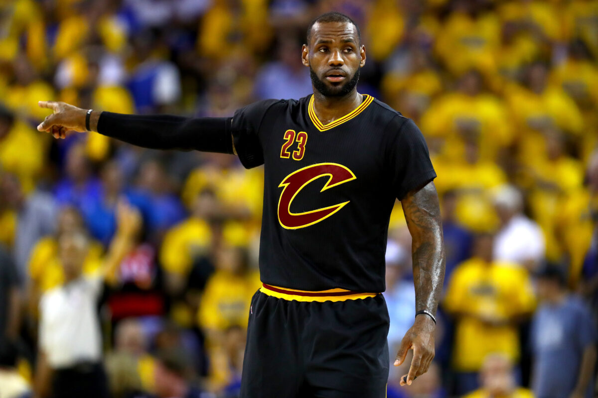 Why Did Short-Sleeved Jerseys Disappear From Basketball?
