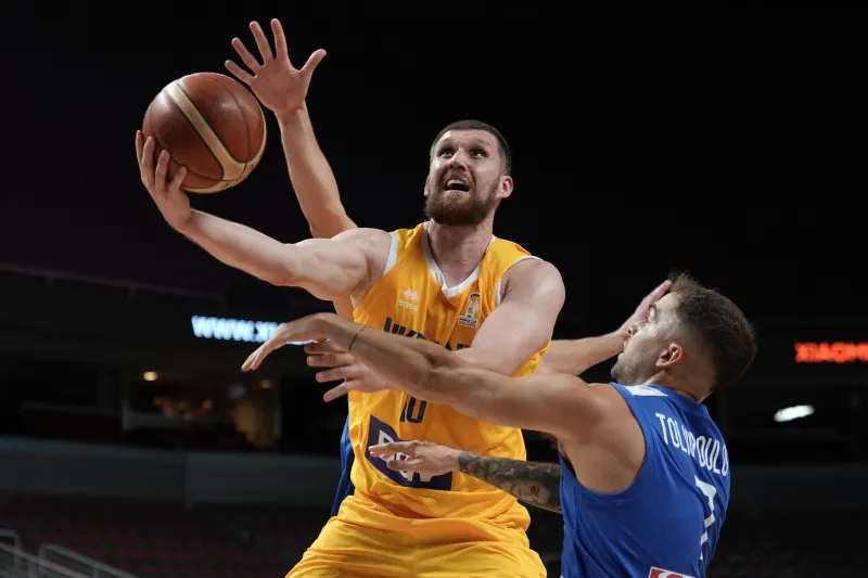 Ukraine Secures 82-76 Victory Over Greece in World Cup Qualifiers