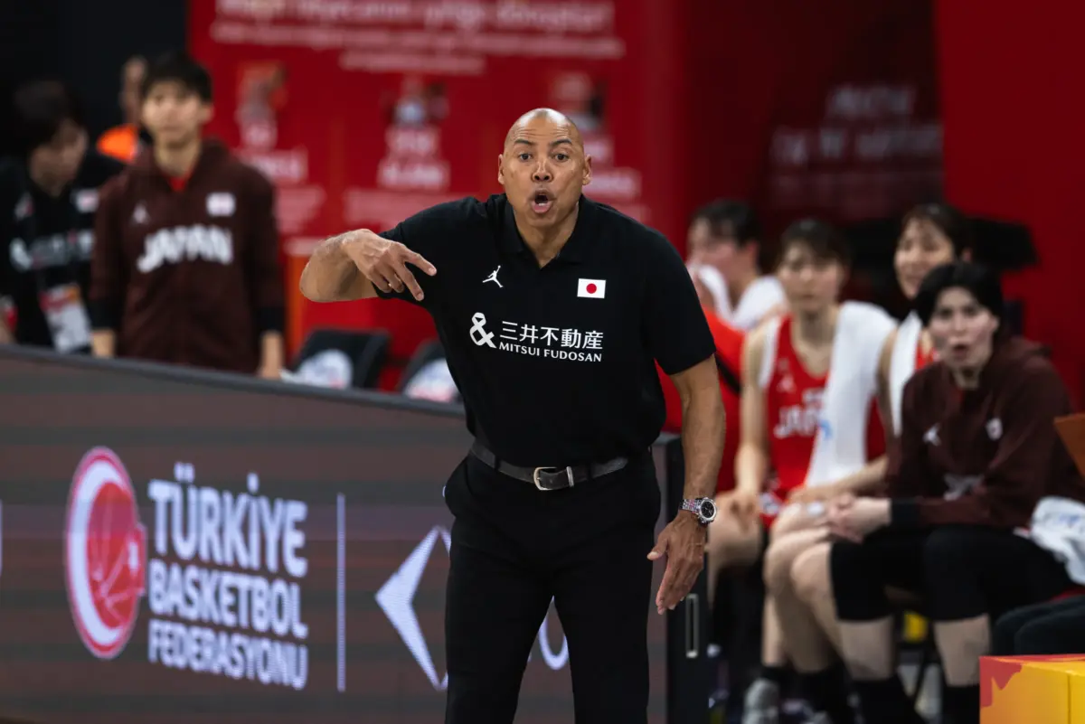The Corey Gaines philosophy: not a single timeout in three games!
