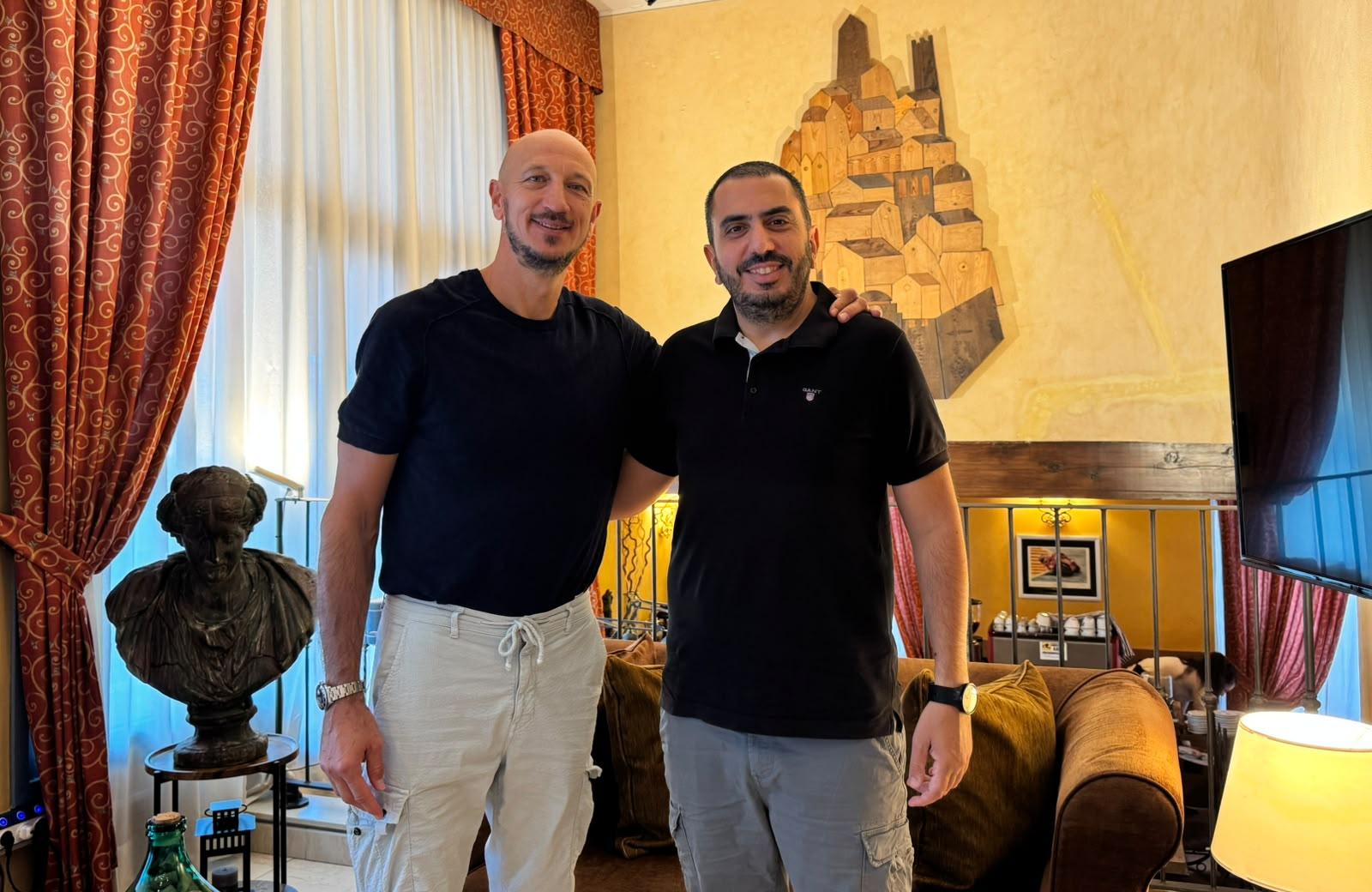Alessandro Abbio with SKWEEK editor-in-chief Giannis Stavroulakis before the Virtus–Olympiacos EuroLeague game.