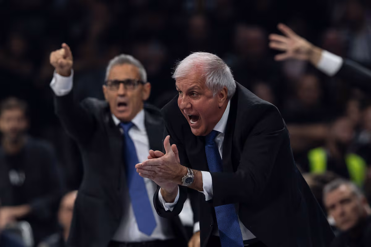 Izquierdo, Obradović’s assistant, speaks: “A group of great players doesn’t make a team; that’s our job”